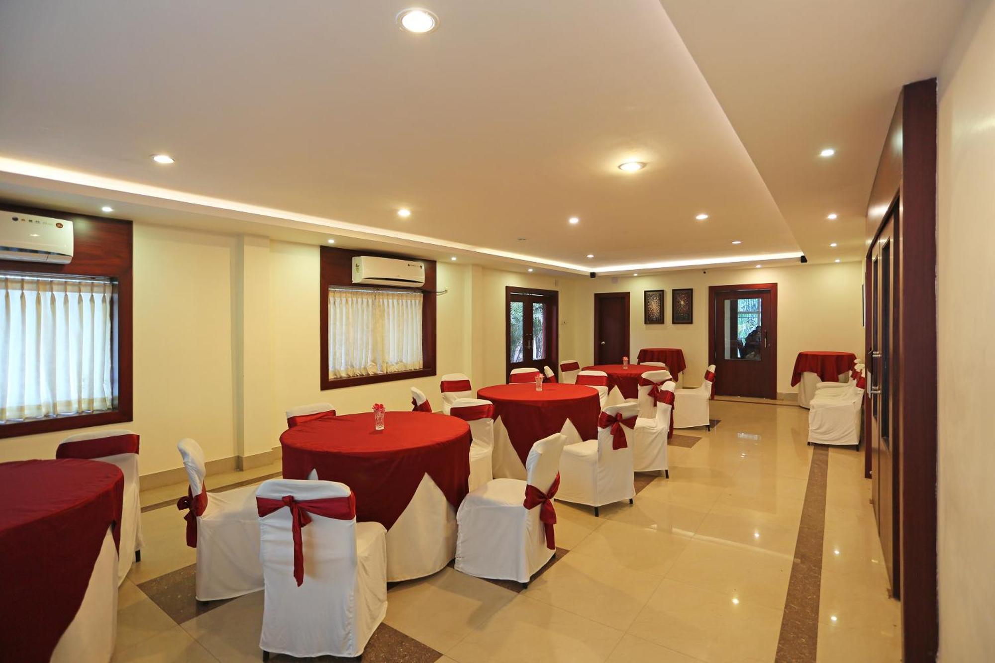 Oyo Stellar Resort Bhubaneswar Exterior foto